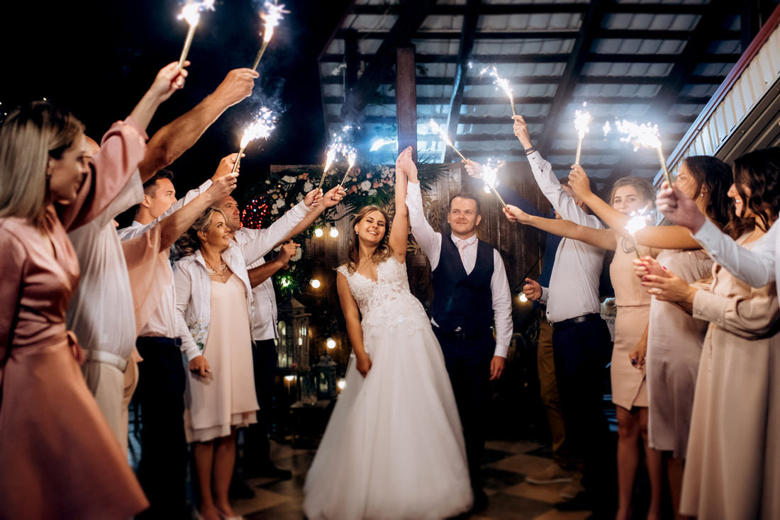 How to Thank the People Who Made Your Wedding Day Special